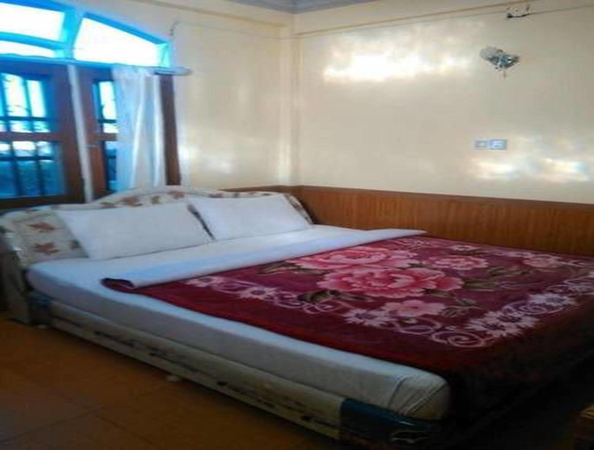 Royal Flower Guest House Pyin Oo Lwin Exterior photo